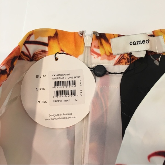 Cameo the label stepping stone skirt tropic NWT M - Picture 5 of 5